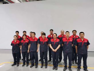 K8官网智能员工在某军事基地接受国务院副总理韩正检阅